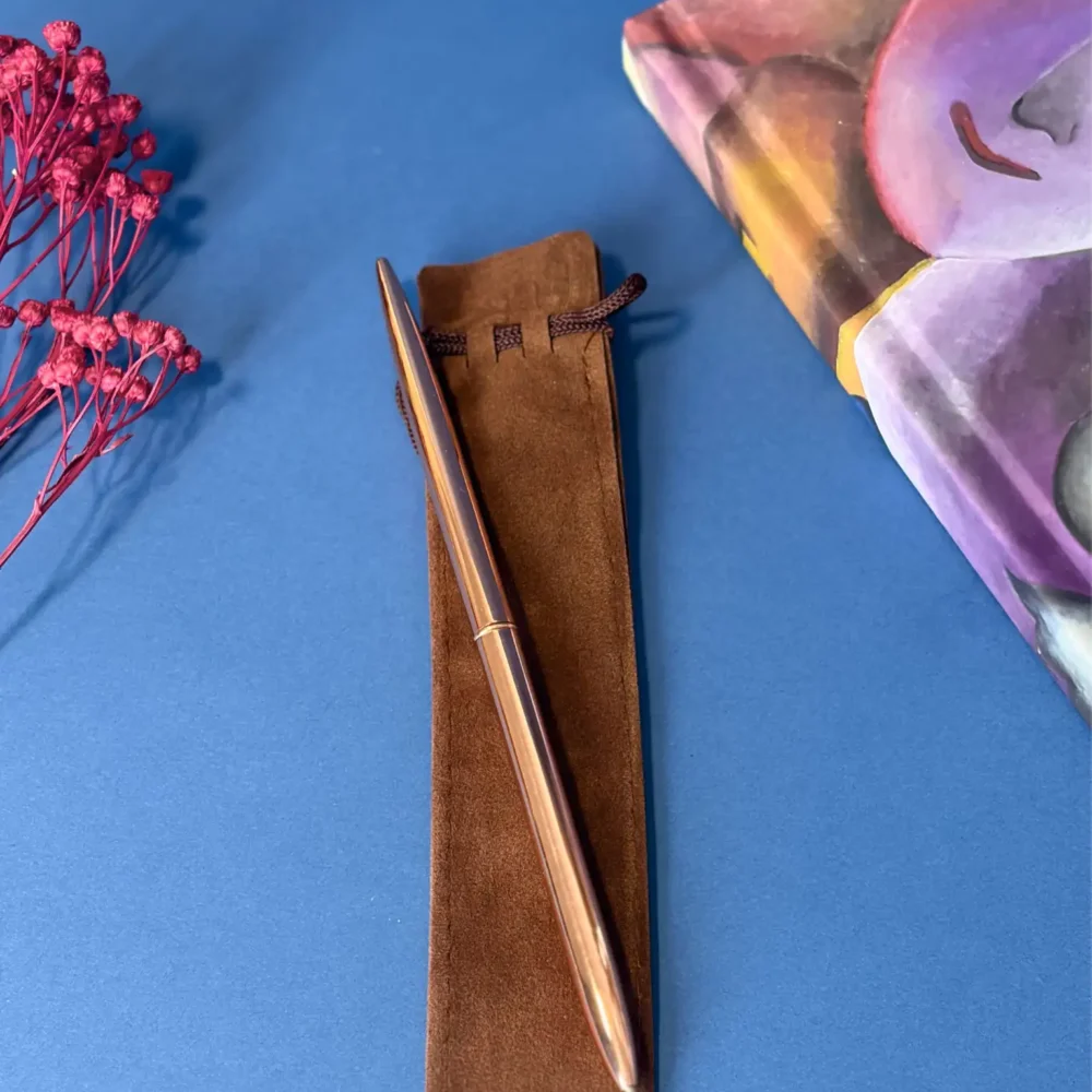 საწერ-კალამი ჩასადებთან ერთად